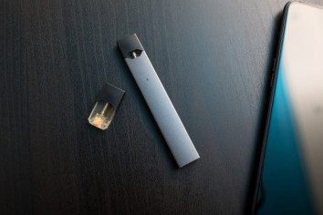 How long does a Juul pod last compared to cigarettes