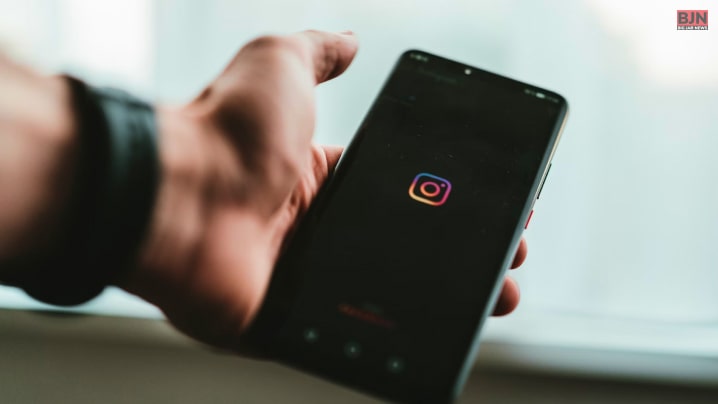 Let's Talk About The Benefits Of Using Dark Mode On Instagram