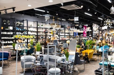 Revamping Retail Space: Innovative Shelving Display Ideas 