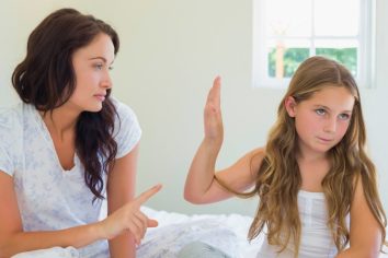 25 characteristics of a narcissistic mother-min